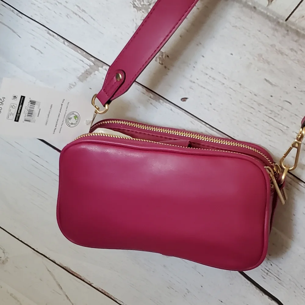 Time and Tru recycled materials puffer quilted camera bag crossbody bag magenta